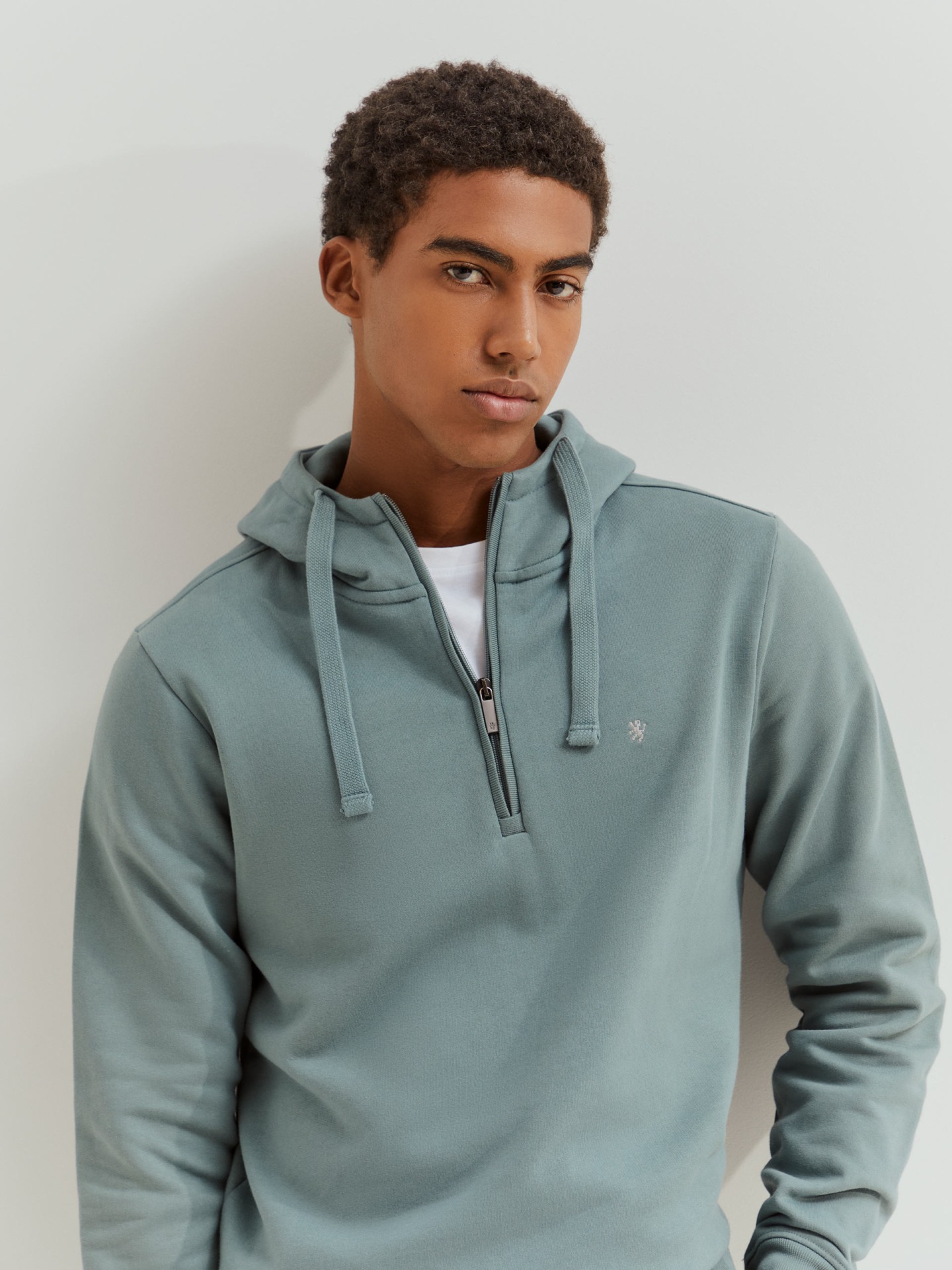 Sweater com capuz
