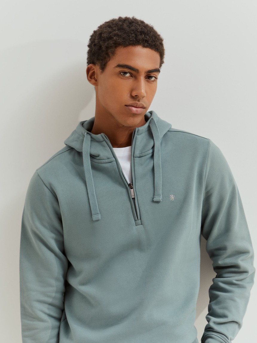 Sweater com capuz