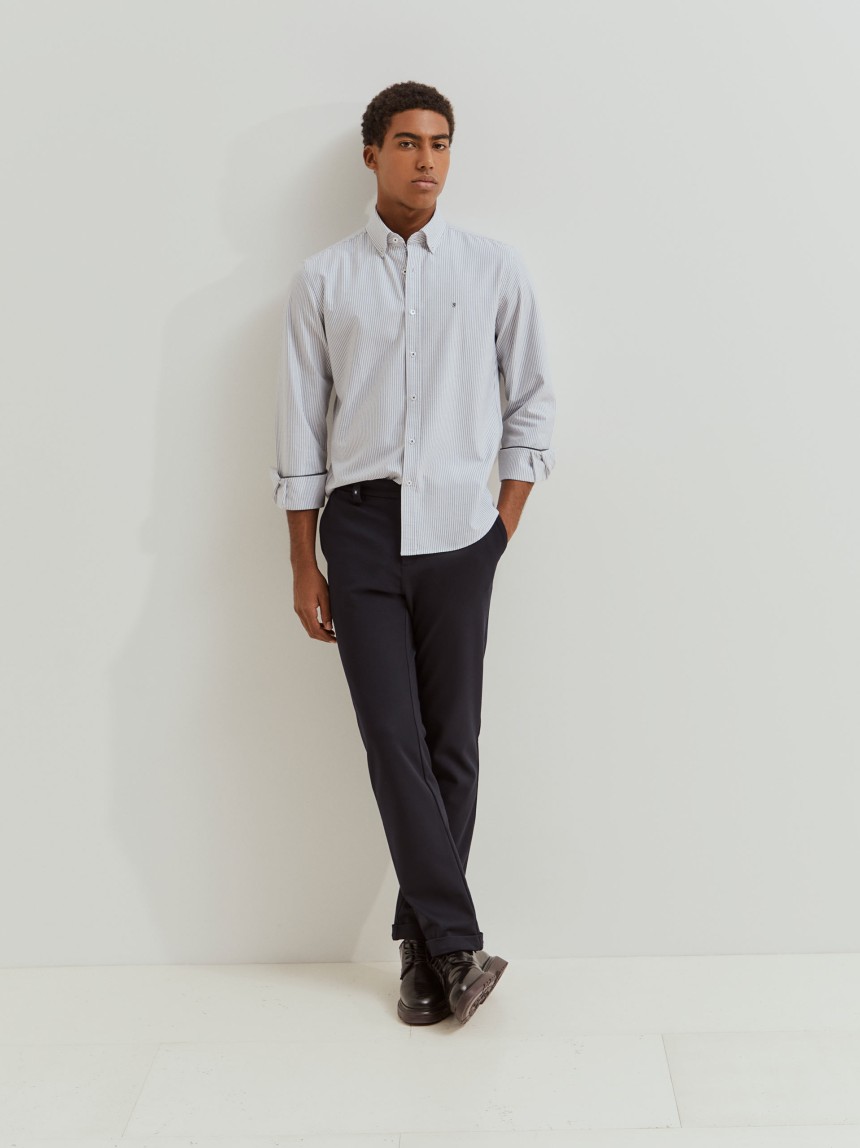 Camisa slim fit �s riscas