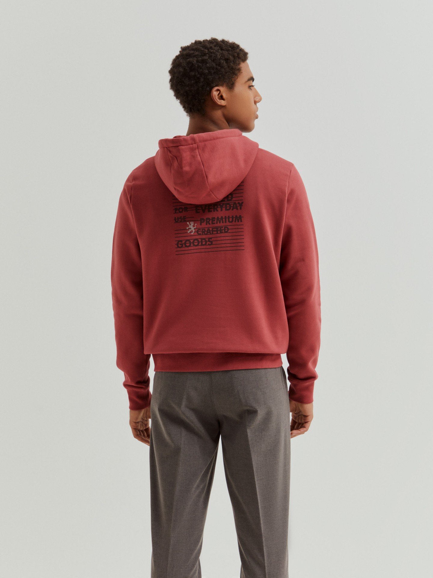 Sweater com capuz