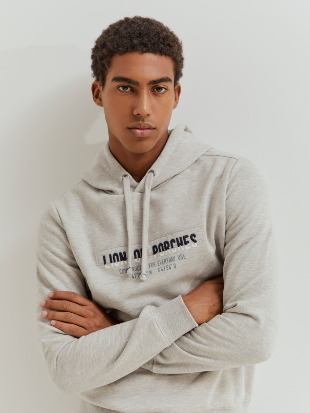 Sweatshirt com capuz