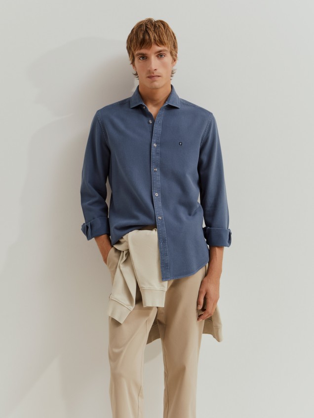 Camisa de corte entallado
