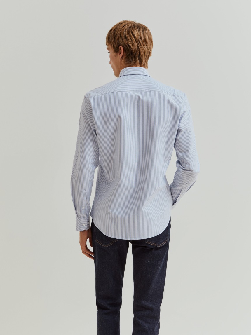 Camisa slim fit �s riscas