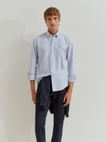 Camisa slim fit �s riscas