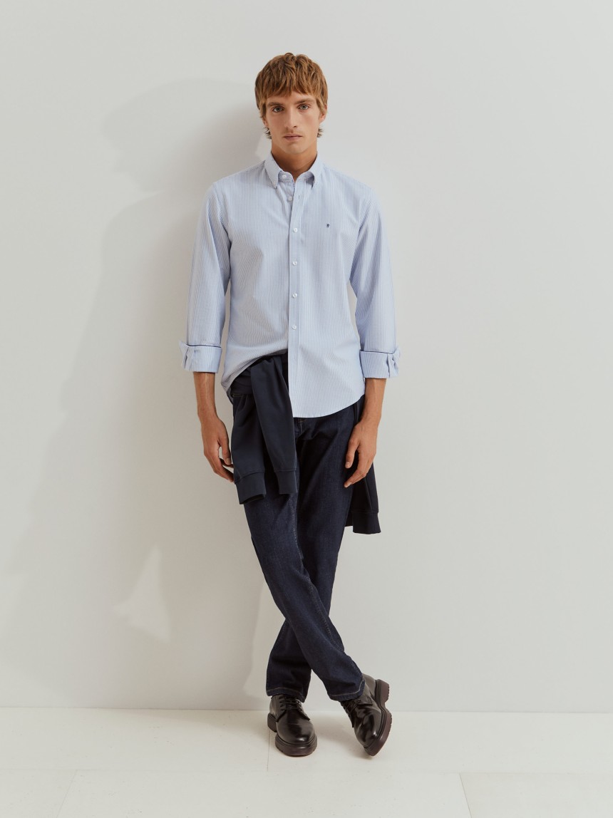 Camisa slim fit �s riscas