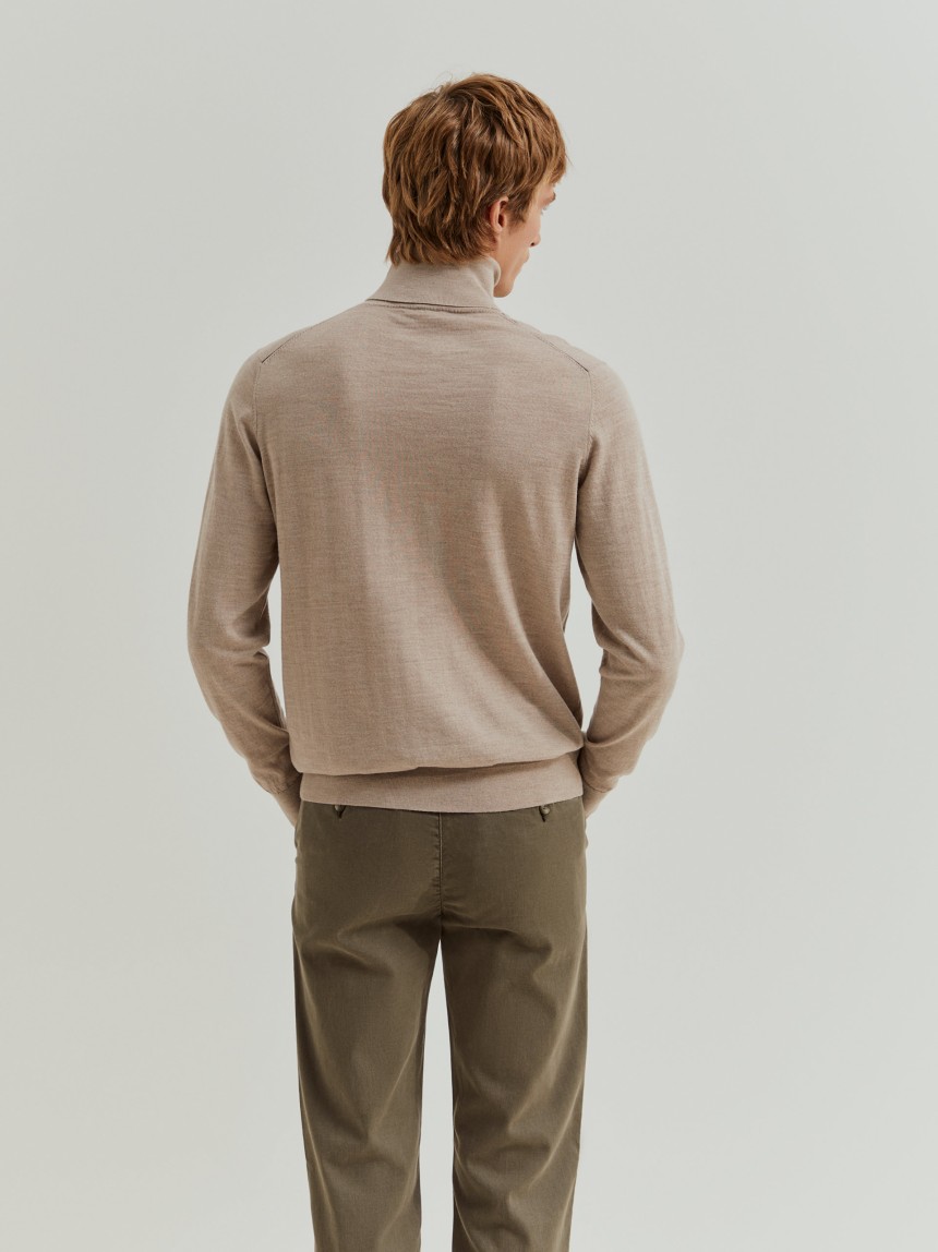 Camisola de gola alta