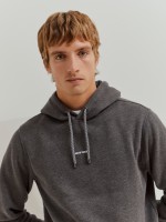 Sweater com capuz Sweater com capuz
