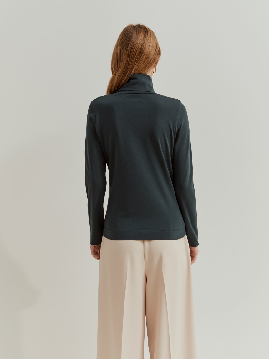 High-neck sweater