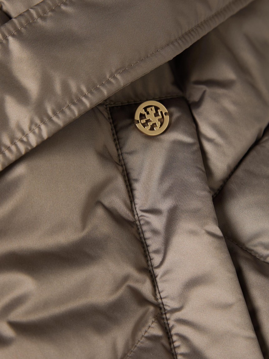 Sudadera acolchada con capucha