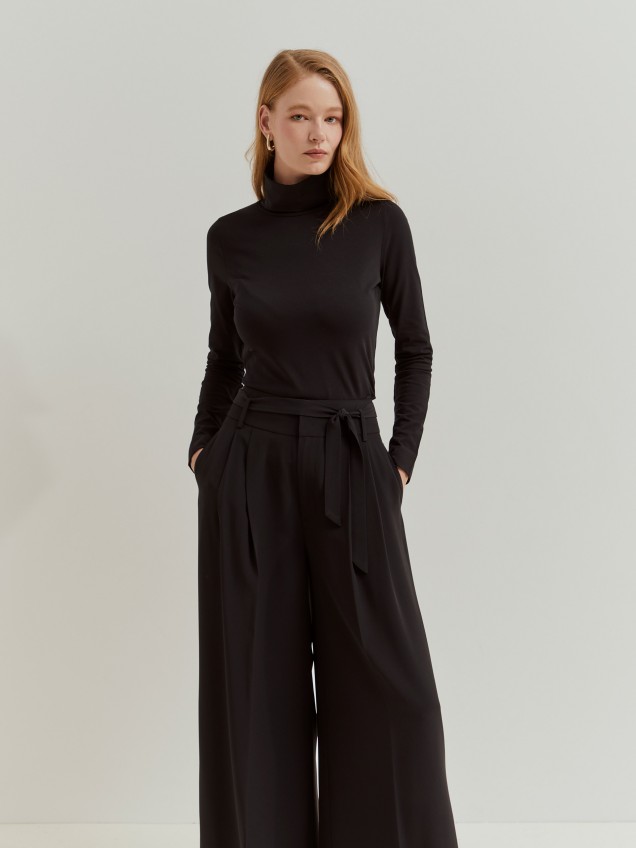 High-neck sweater
