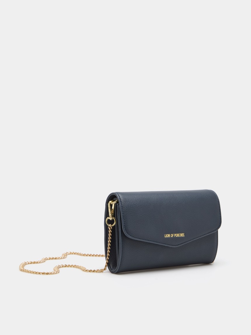 Clutch with removable strap