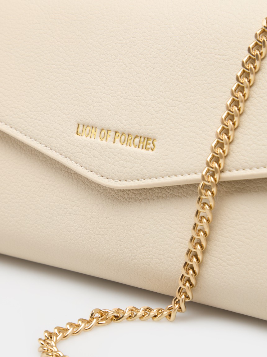 Clutch with removable strap