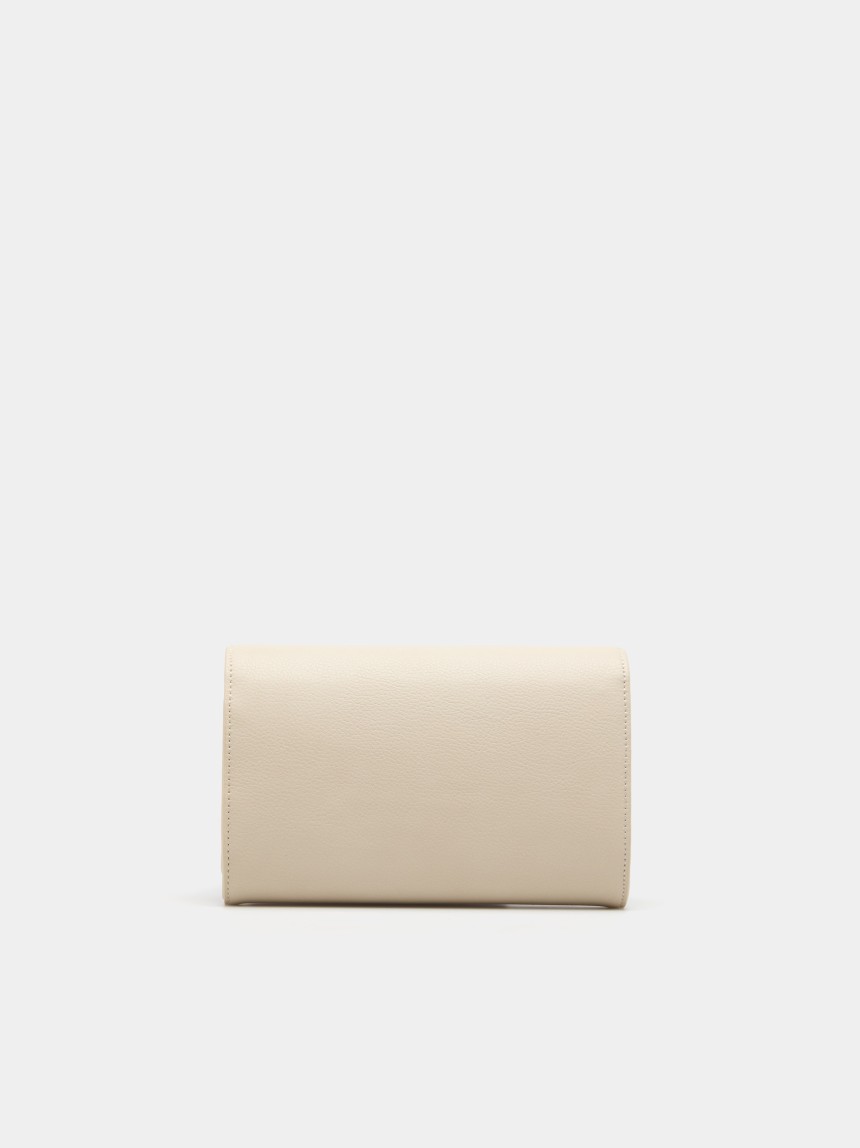 Clutch with removable strap