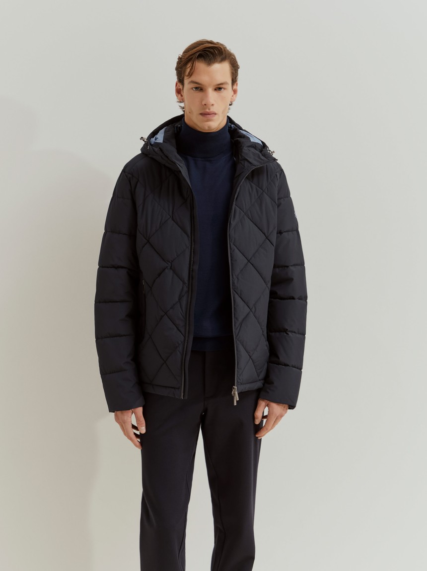Blus�o acolchoado com capuz