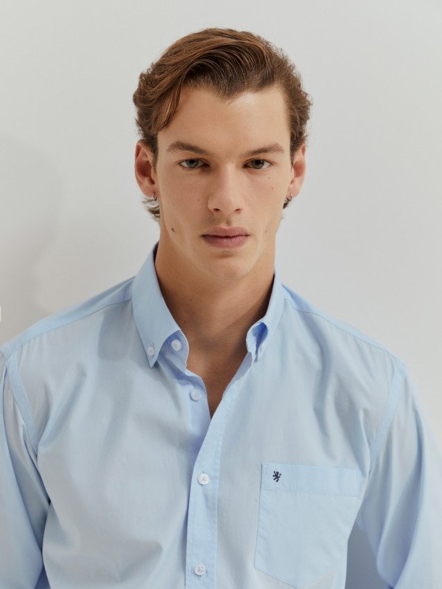 Camisa slim fit às riscas