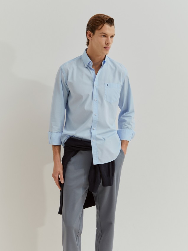 Camisa slim fit às riscas