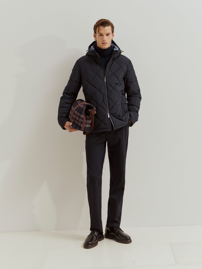 Blus�o acolchoado com capuz