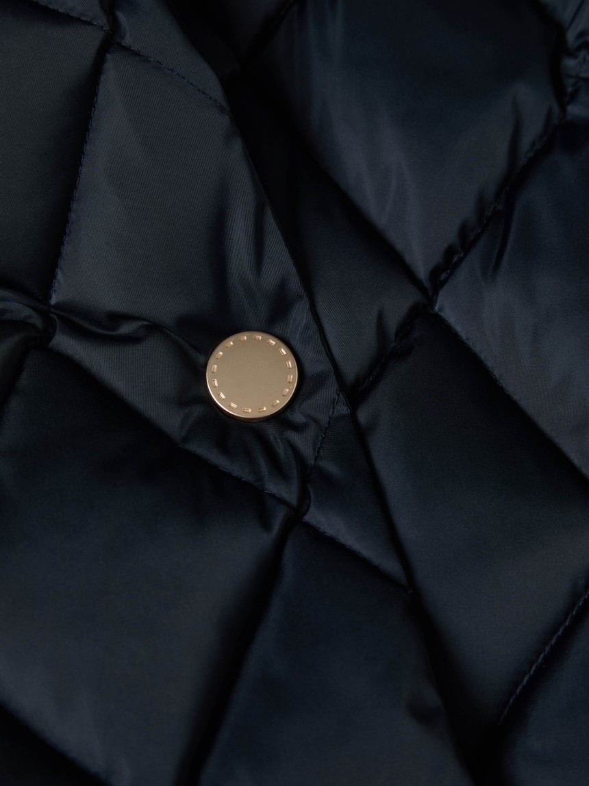 Short quilted jacket