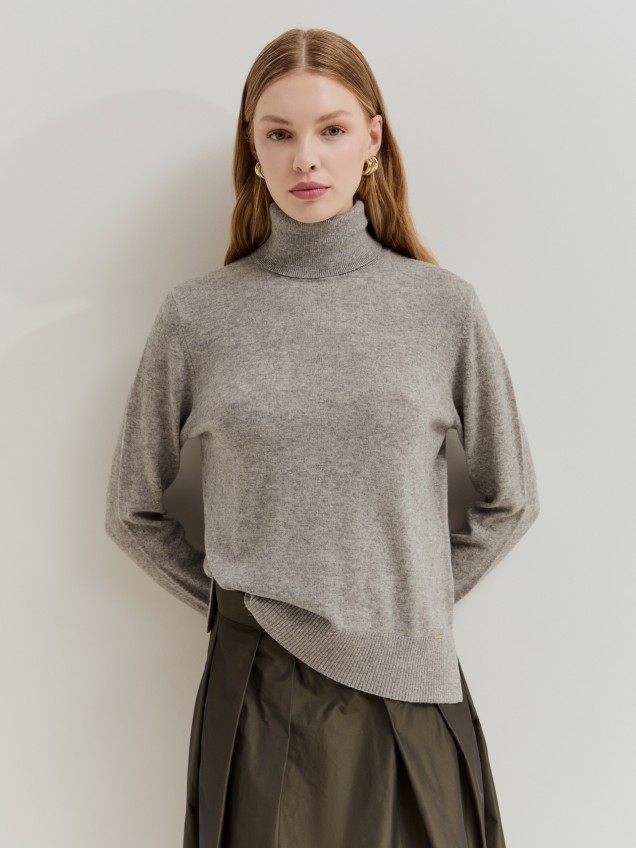 High neck jumper