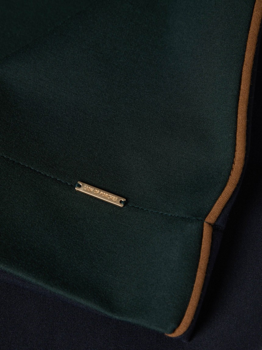 Colour-block knitted jumper