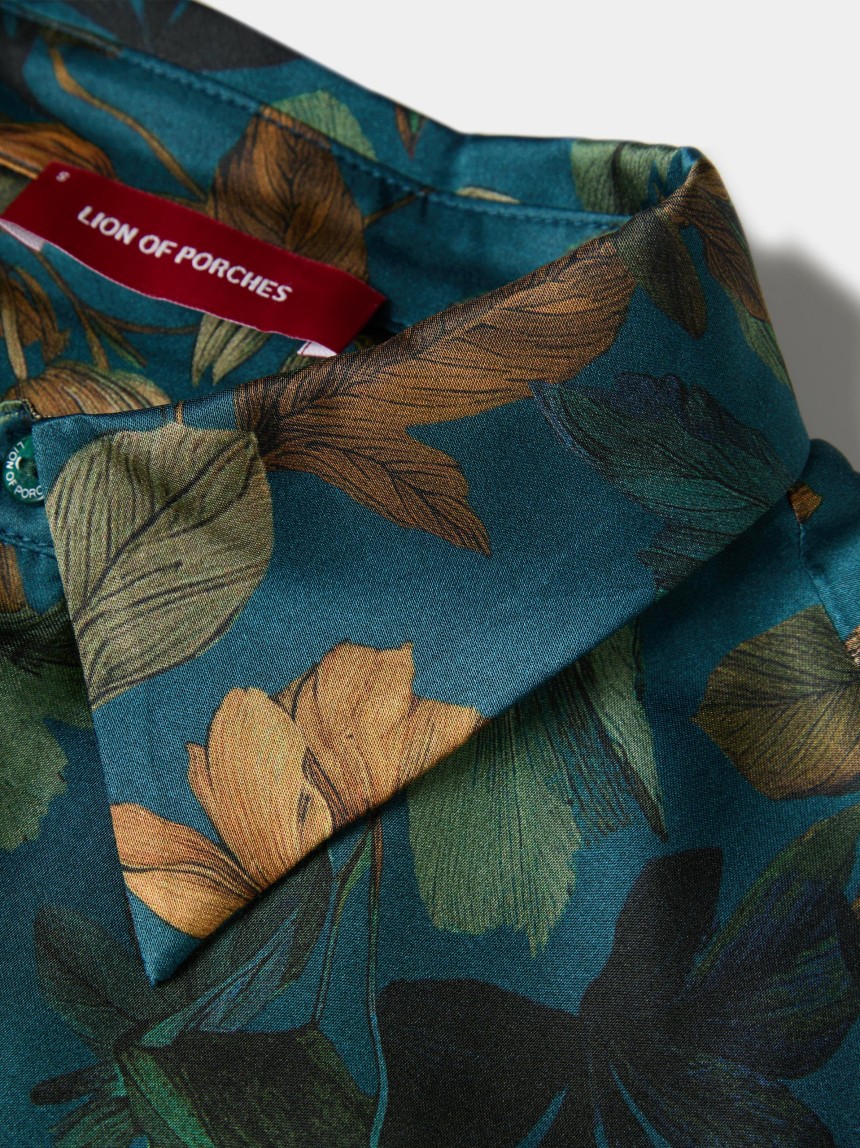 Flowy shirt with floral pattern