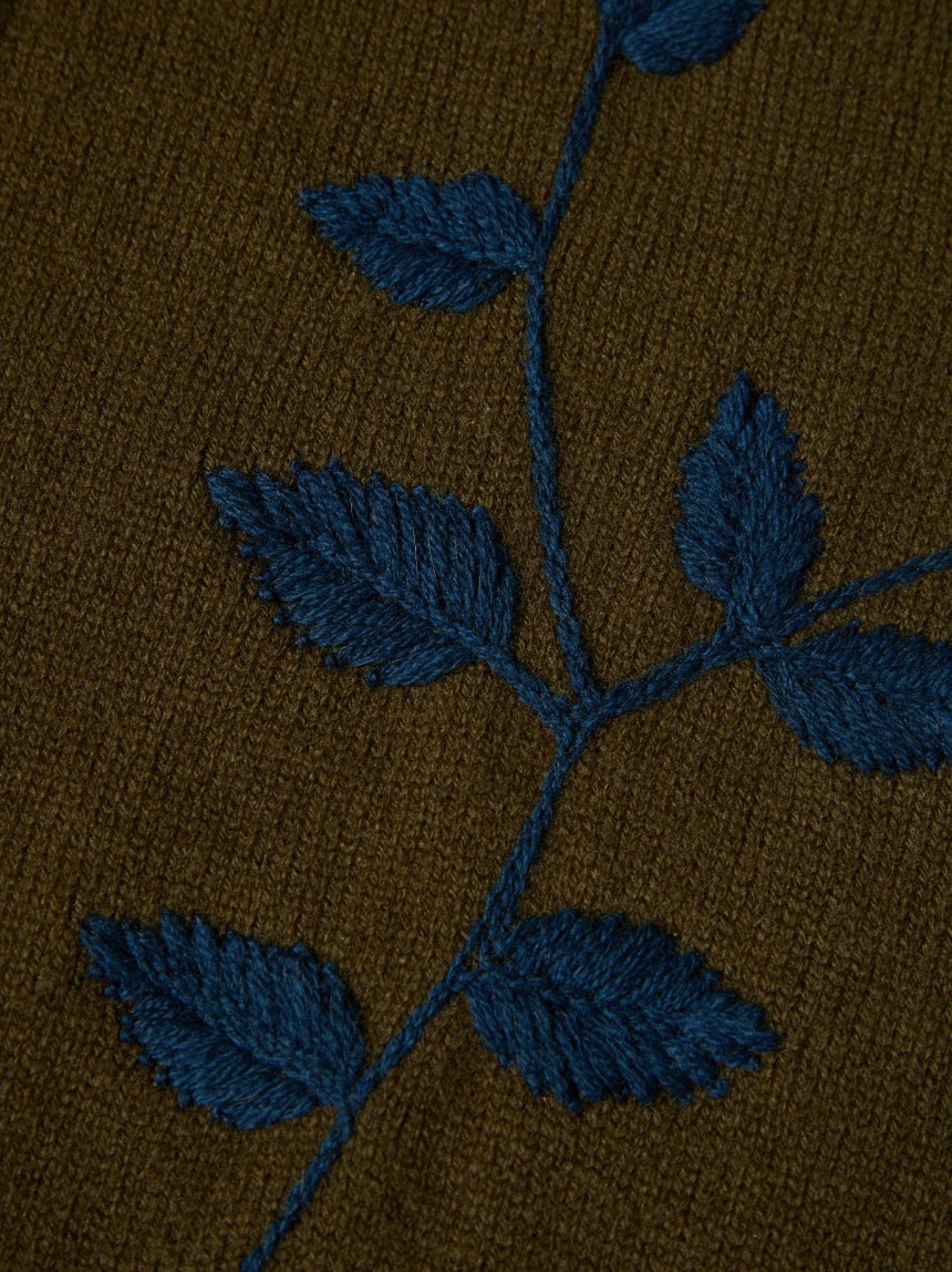 Woolen vest with embroidery
