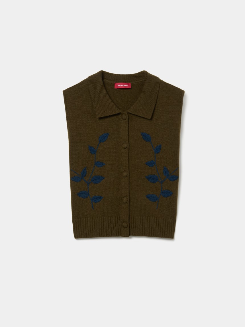 Woolen vest with embroidery