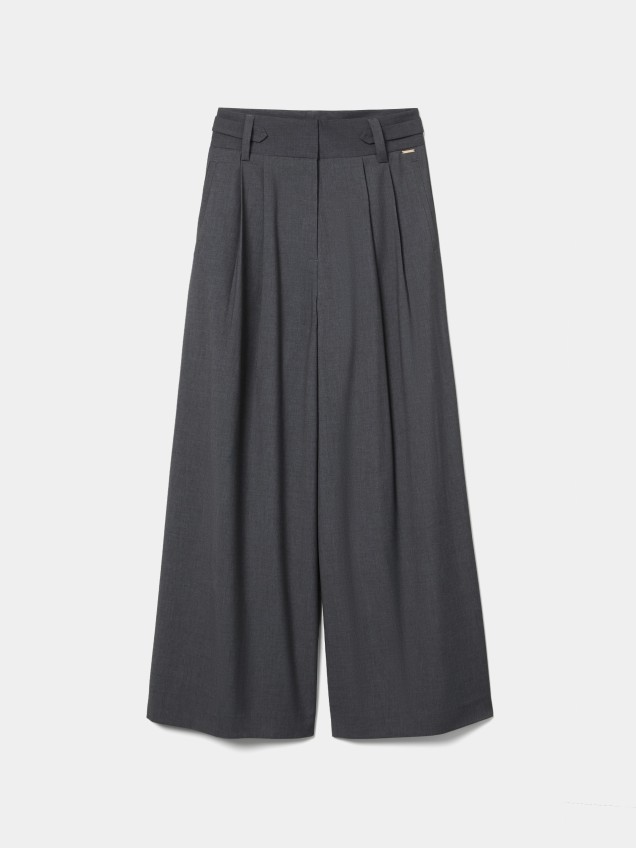 Wide-leg trousers with pleats