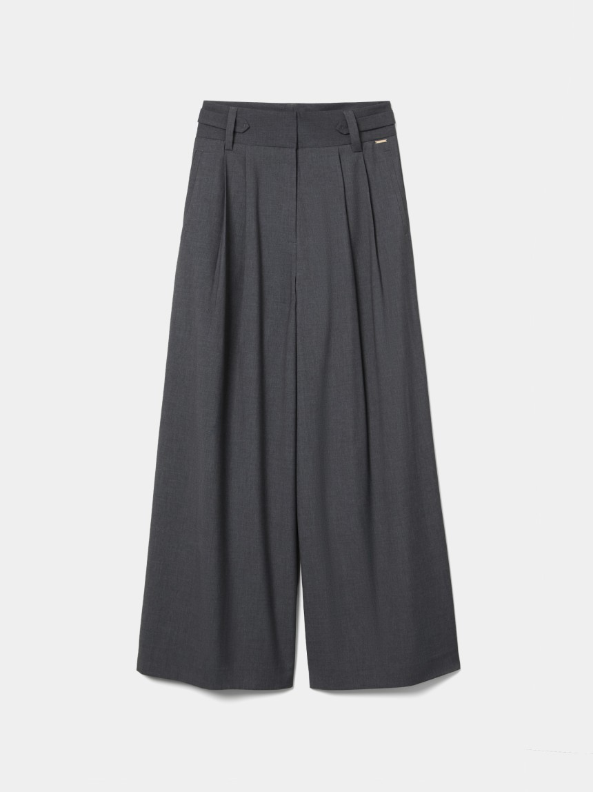 Wide-leg trousers with pleats