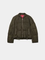 Chaqueta acolchada con tejido fruncido