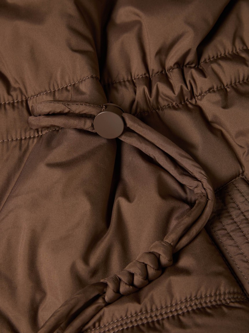 Padded sweatshirt with hood
