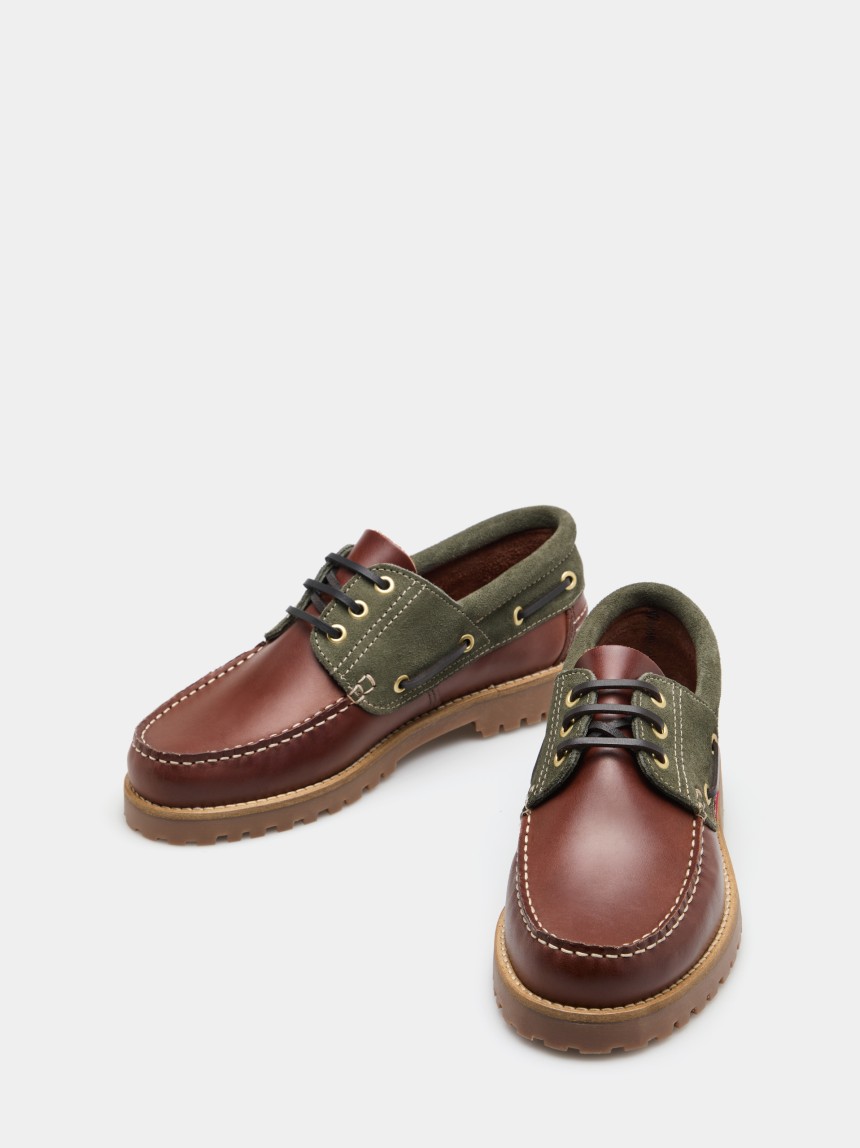 Sapatos de vela em pele