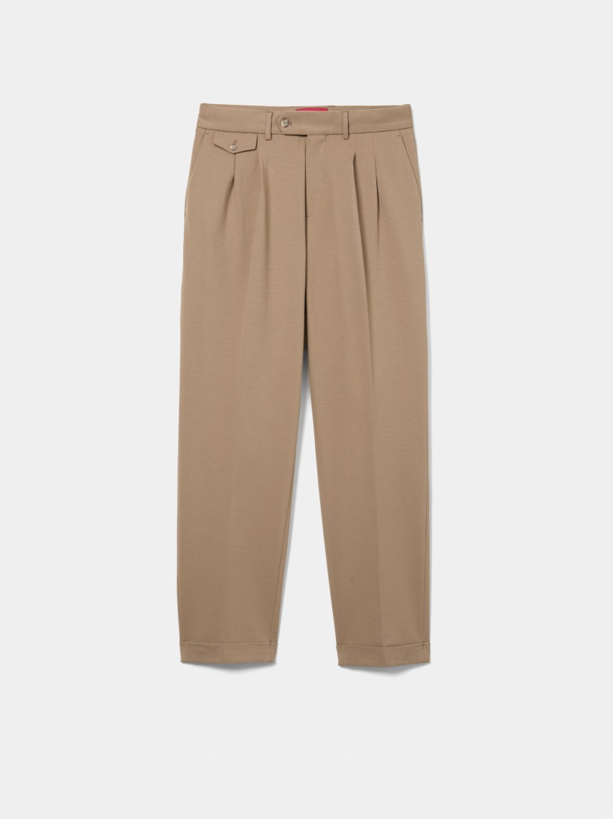 Pantalones chinos con pliegues