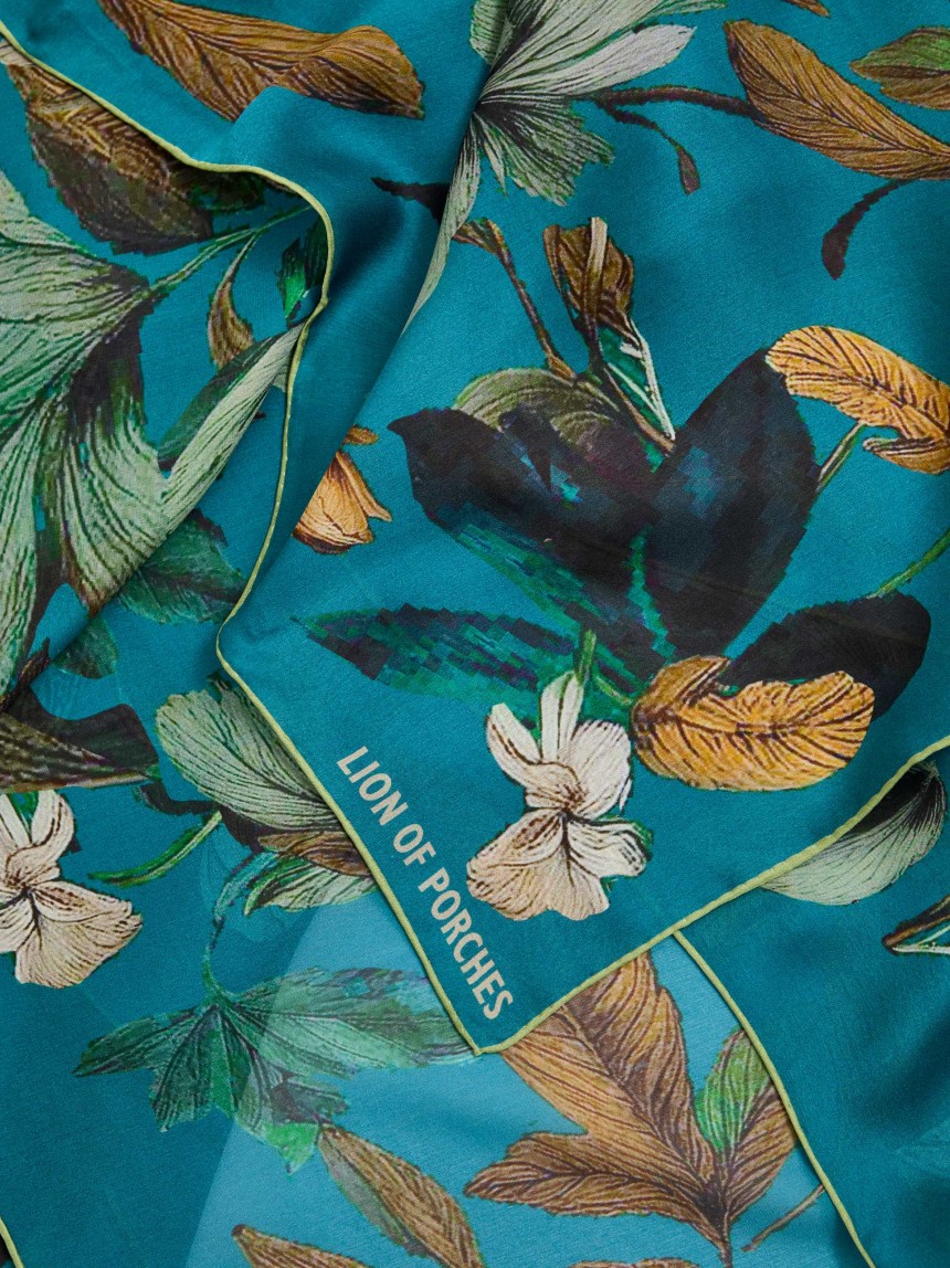 Len�o floral em seda