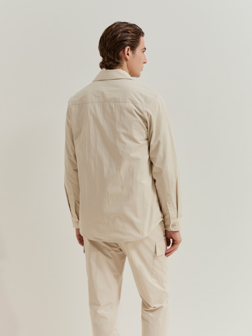 Sobrecamisa com bolsos