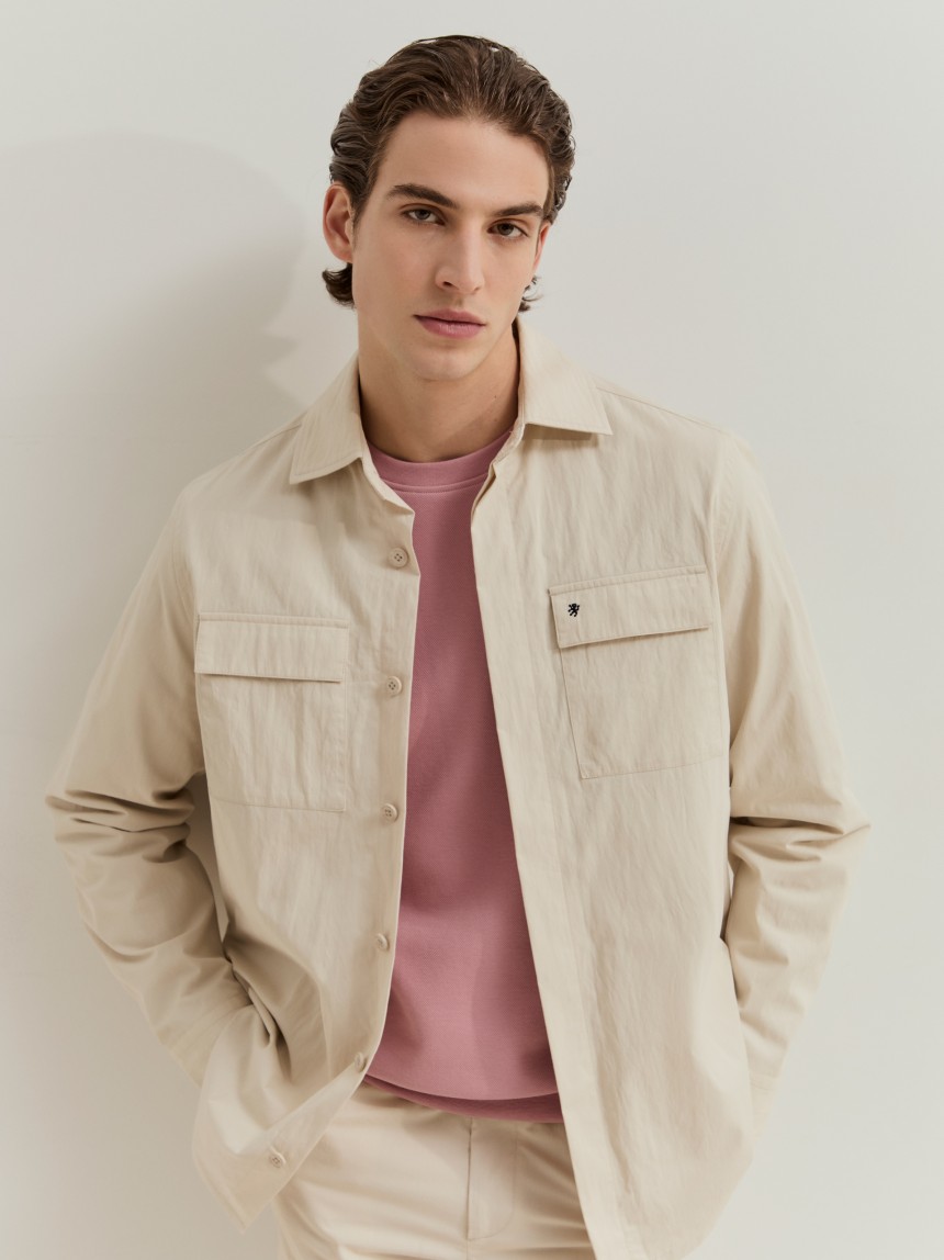 Sobrecamisa com bolsos