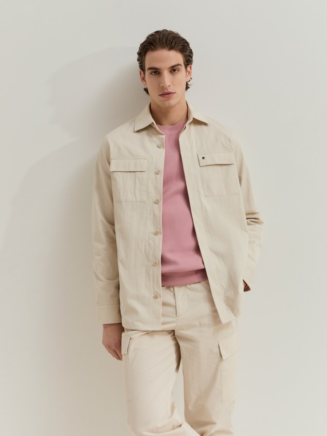 Sobrecamisa com bolsos