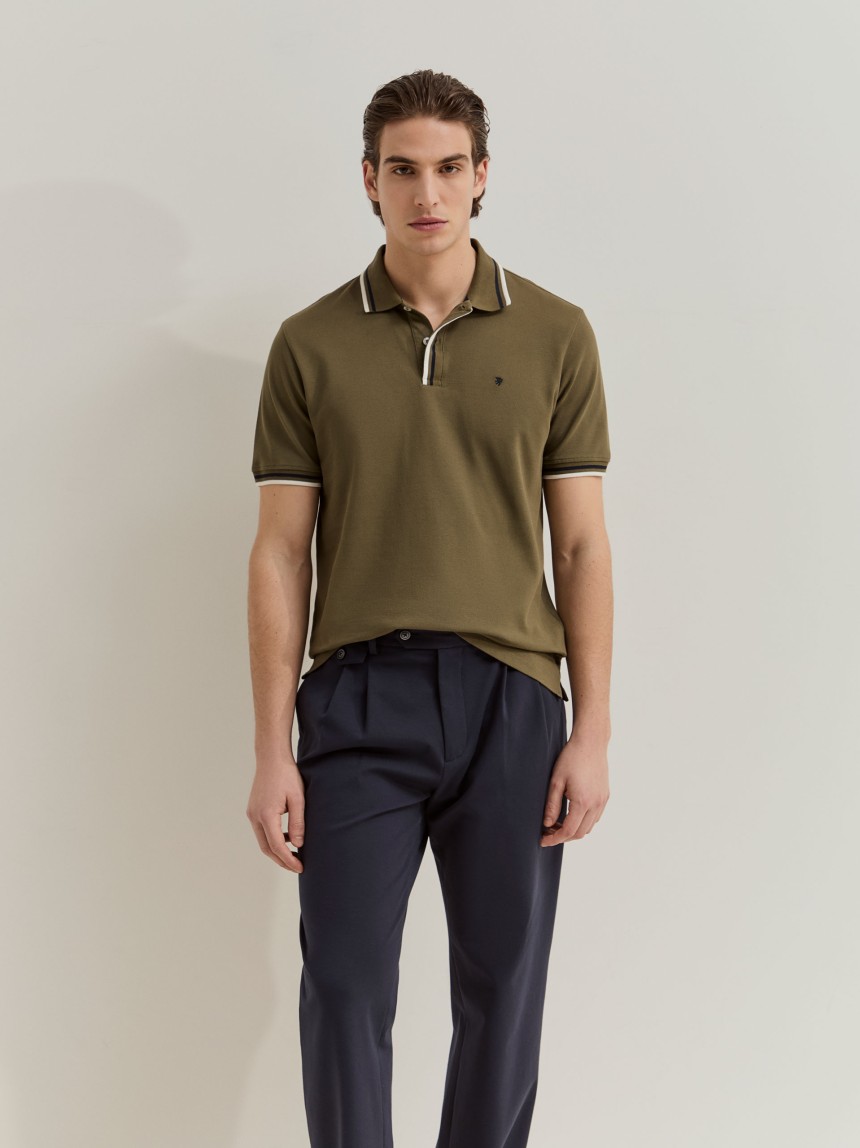 Polo regular fit em piqu�