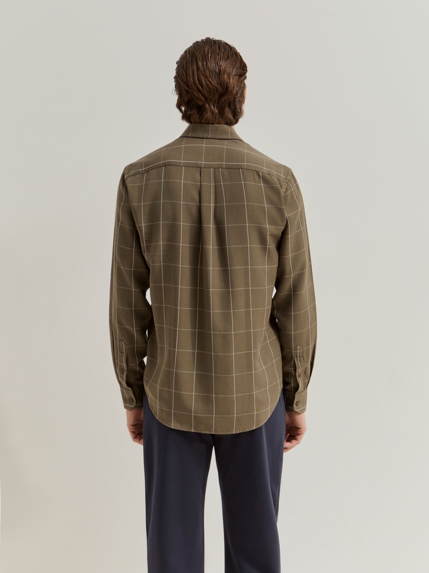 Camisa de corte regular en lyocell y lino
