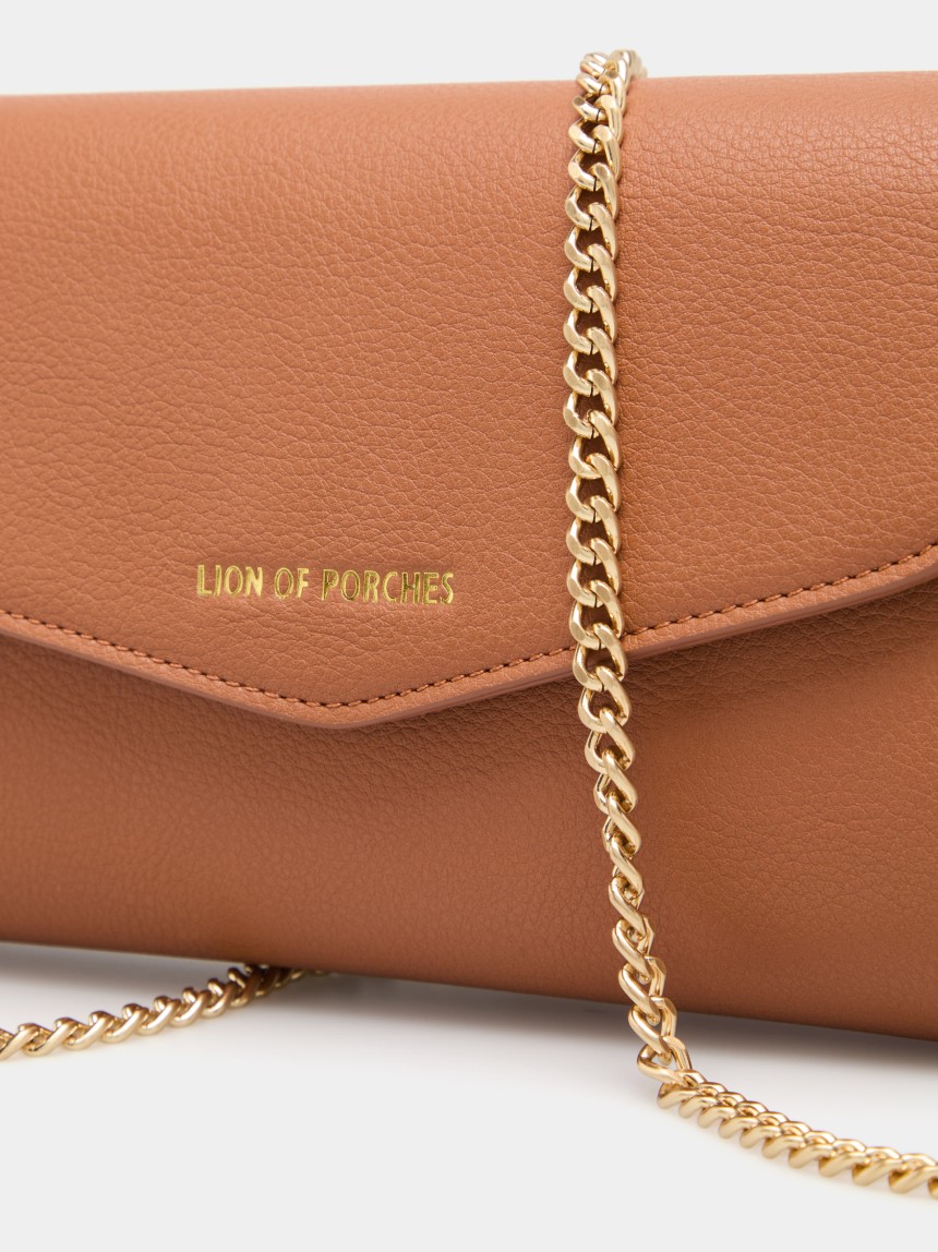 Clutch with removable strap