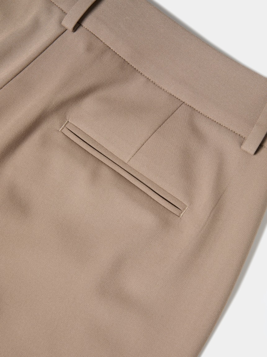 Pantalones chino b�sicos