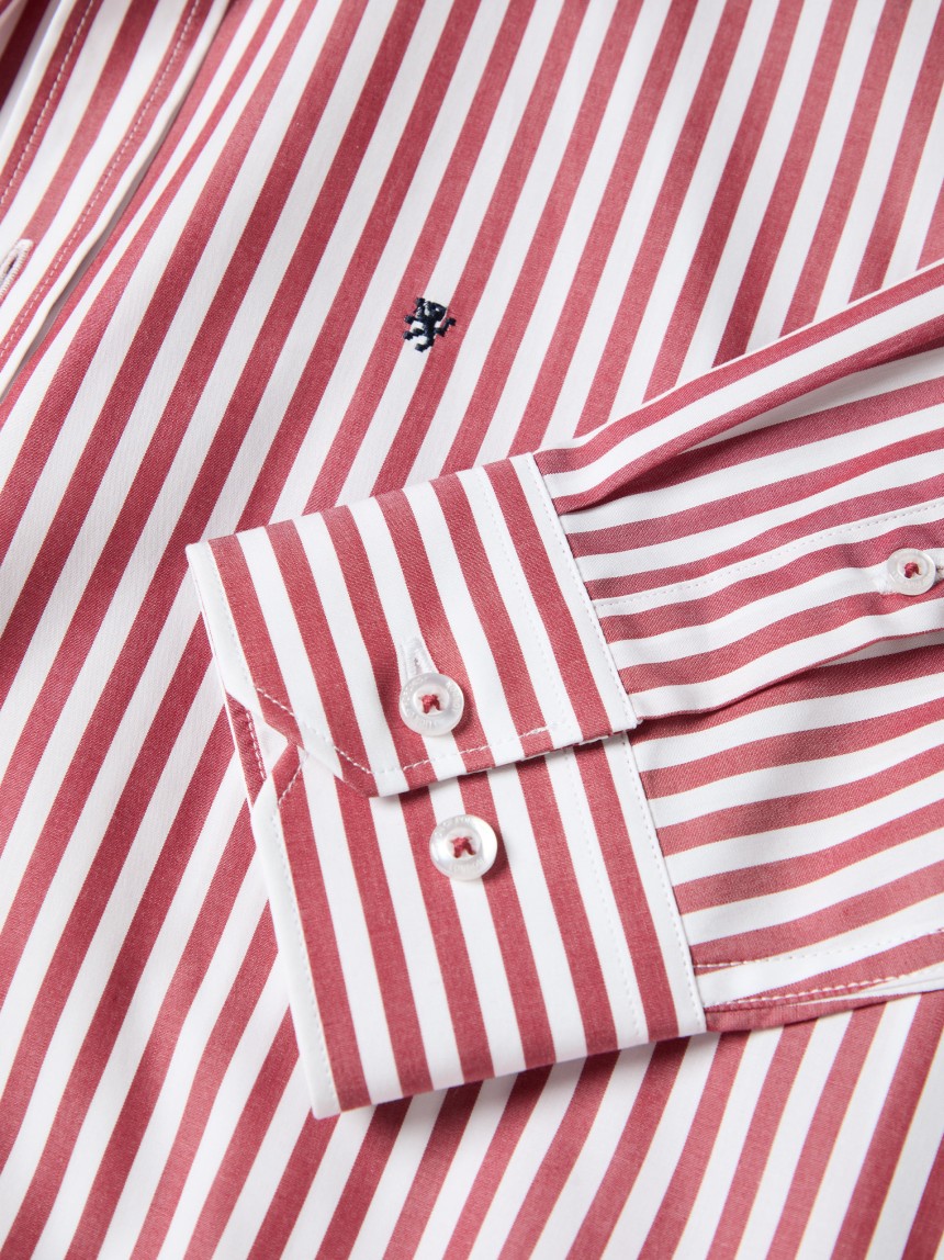 Camisa regular fit �s riscas em algod�o
