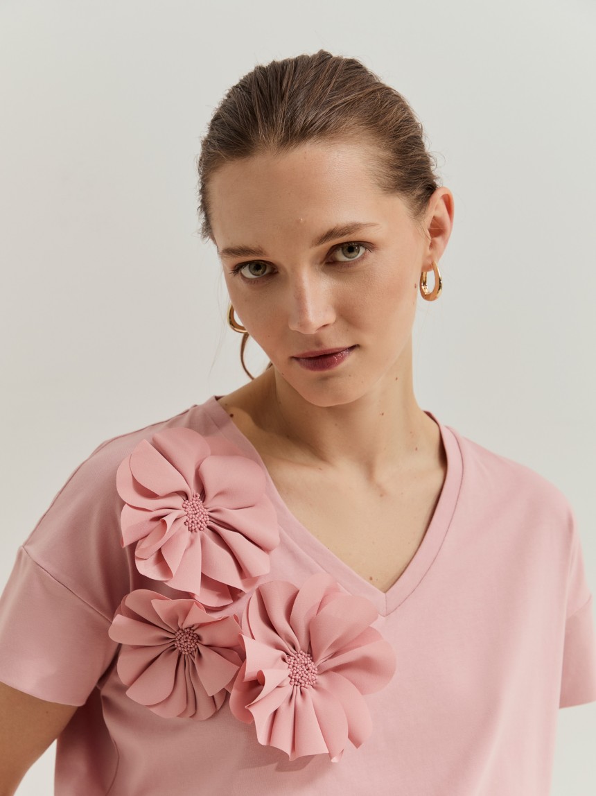 Camiseta con flores