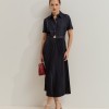 Vestido midi com saia plissada