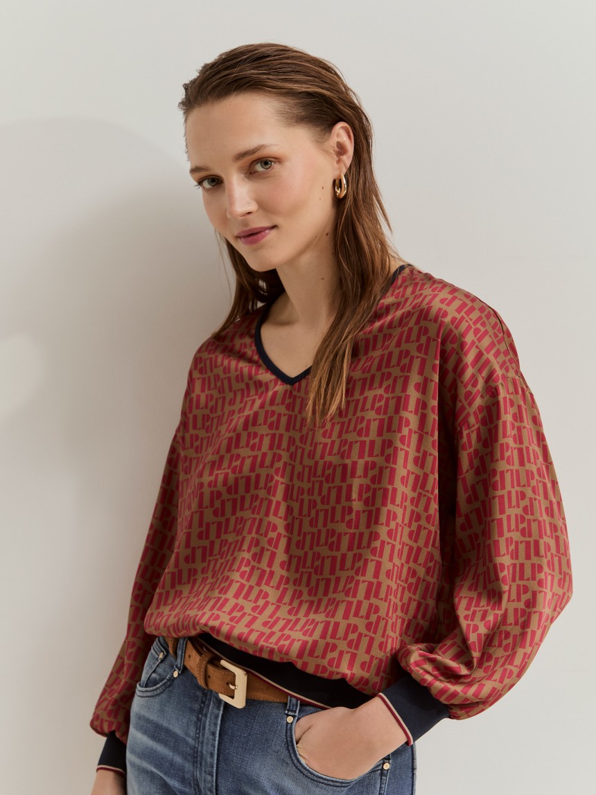 Blusa com estampado de monograma