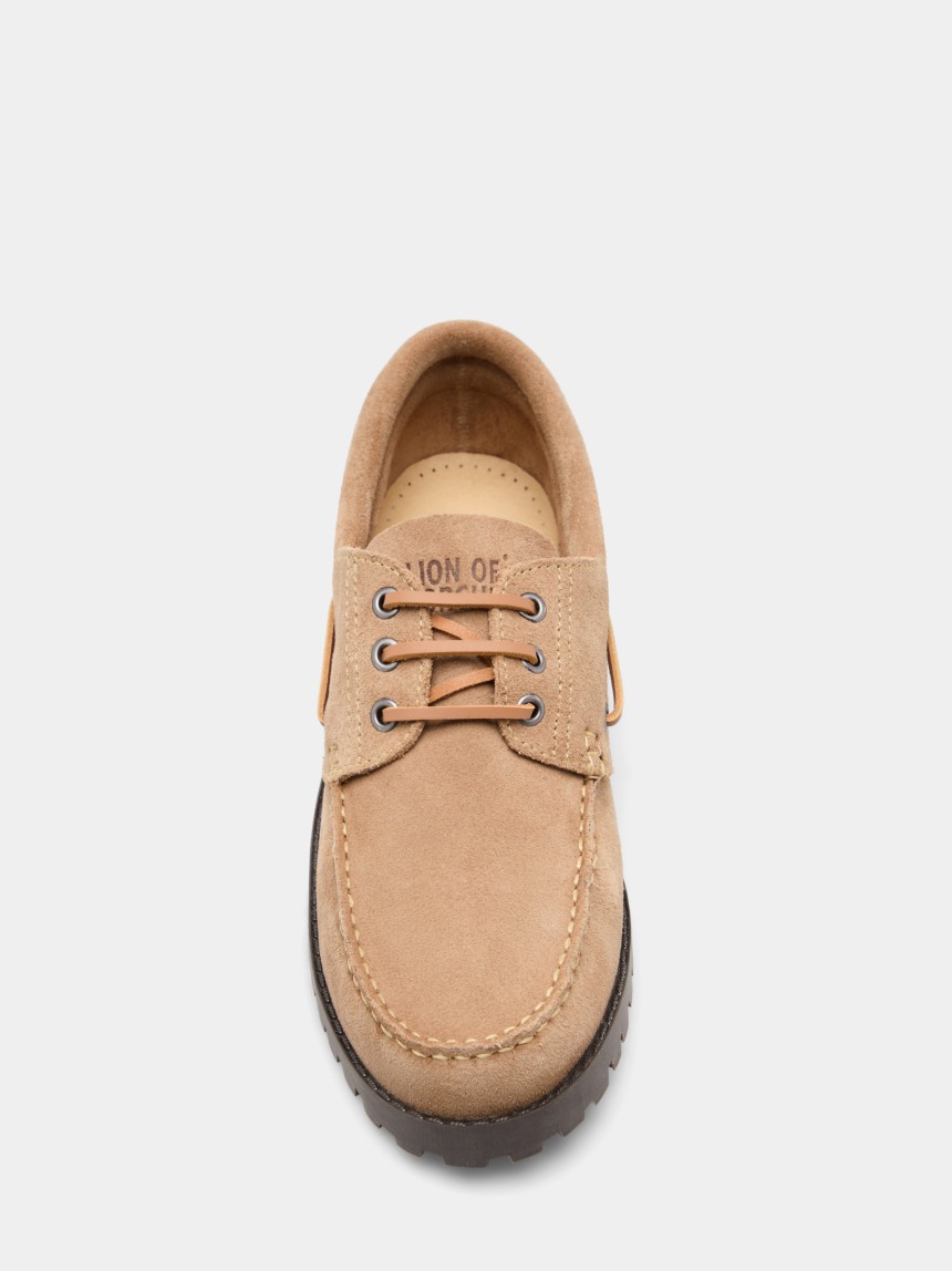 Sapatos de vela em camur�a