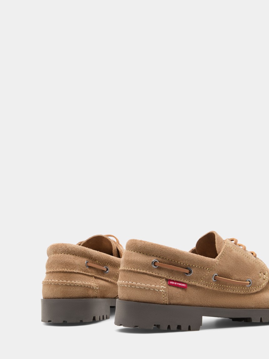 Sapatos de vela em camur�a