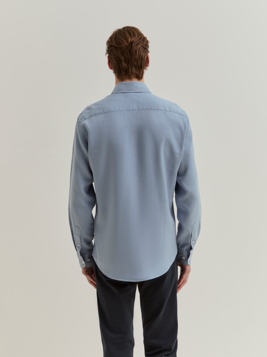 Camisa slim fit em liocel e linho