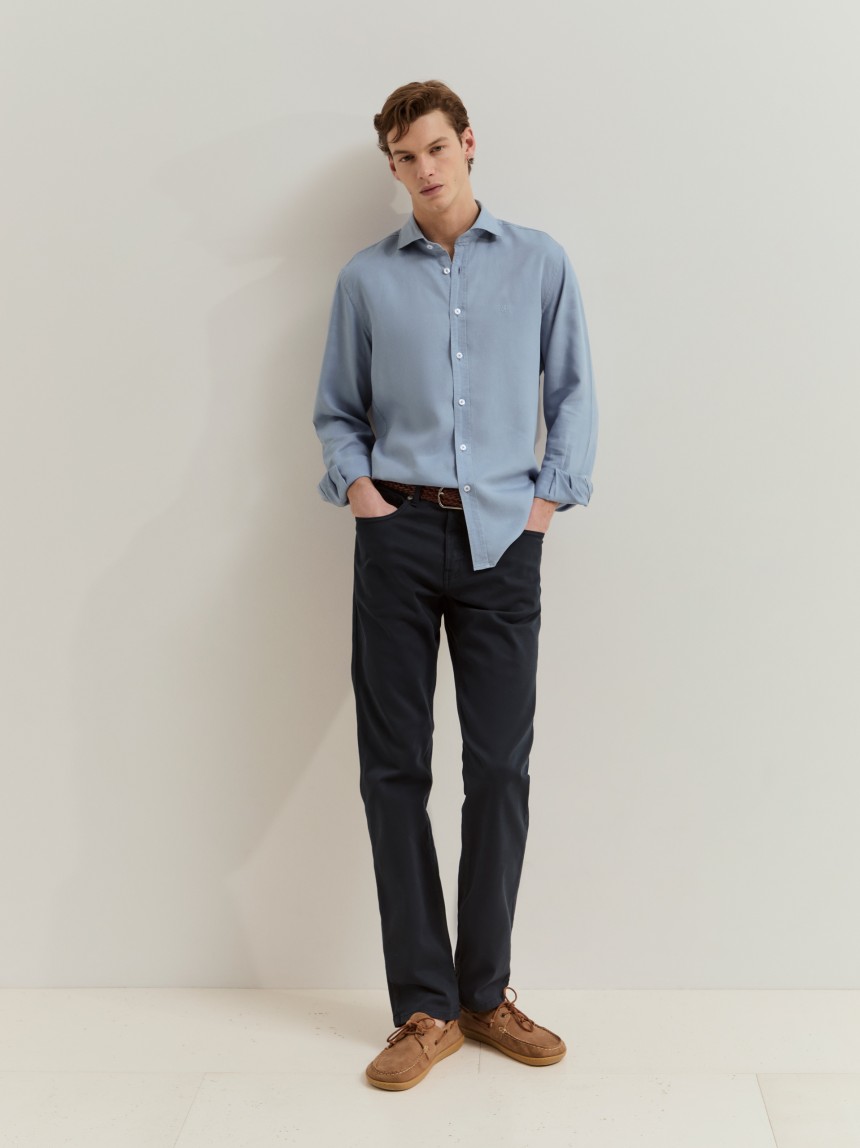 Camisa slim fit em liocel e linho