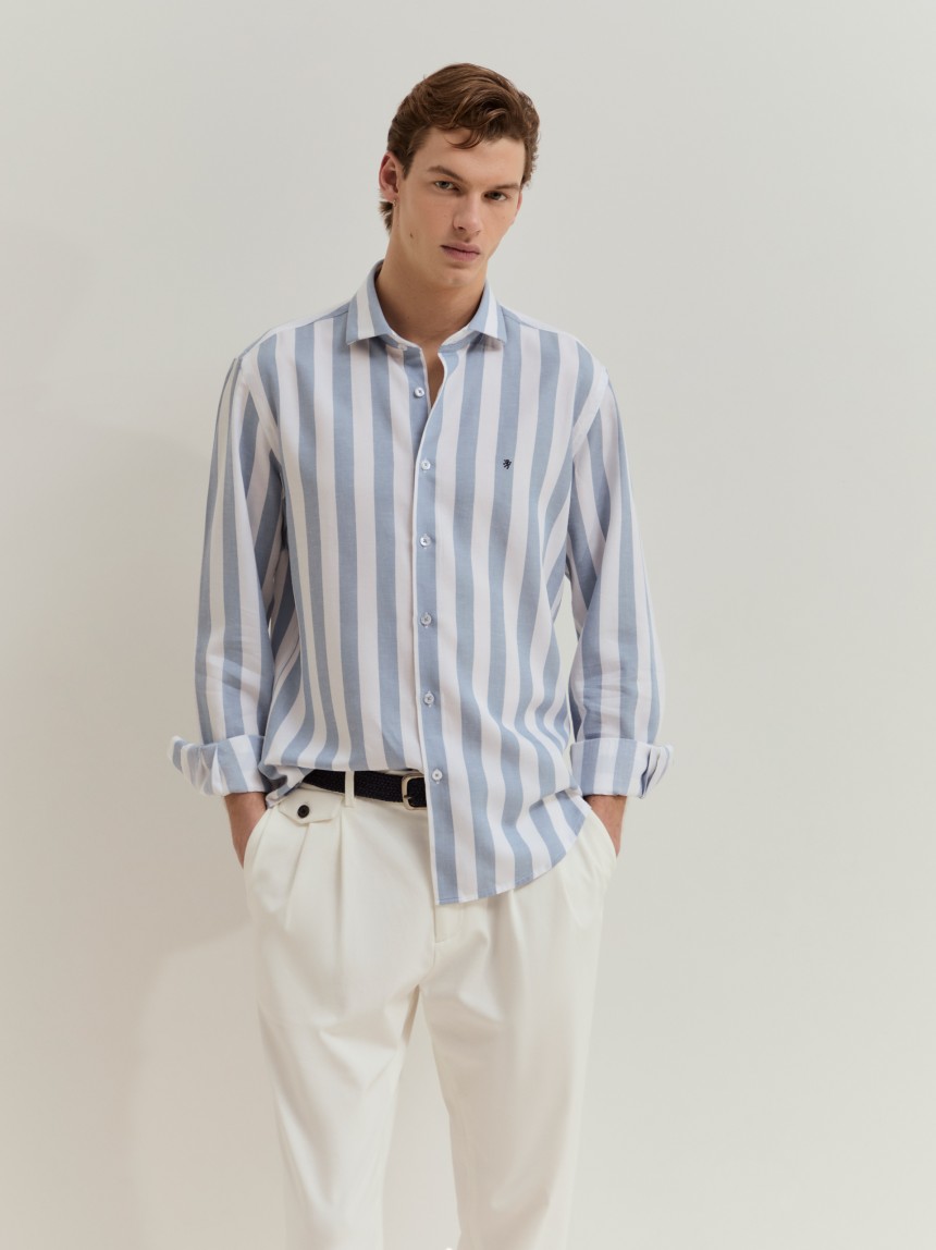 Camisa slim fit em liocel e linho